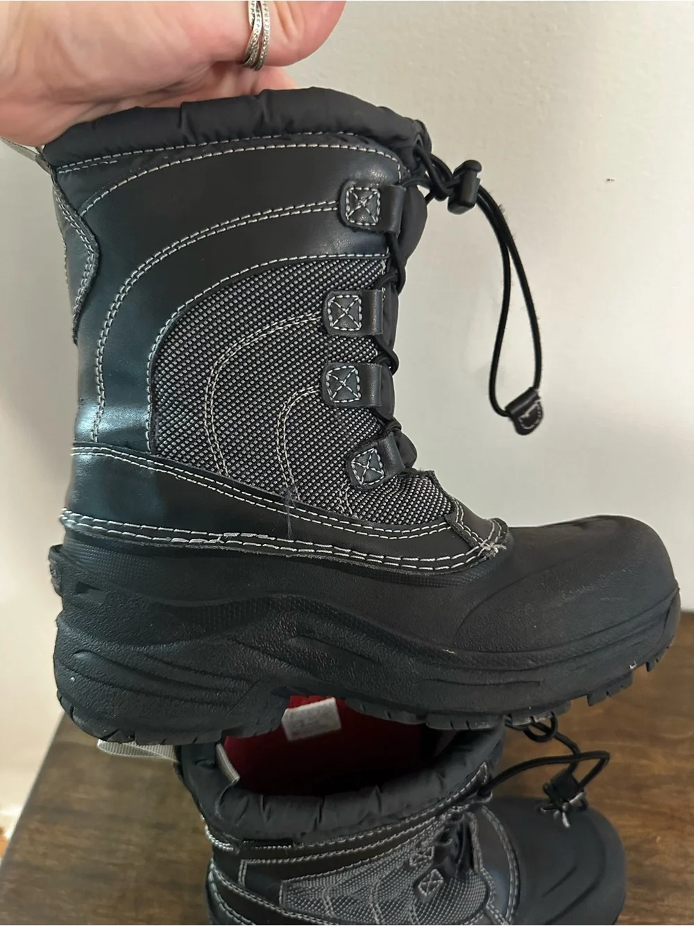 The North Face Alpenglow IV Kid's Waterproof Insulated Snow Boots Size 3 Black